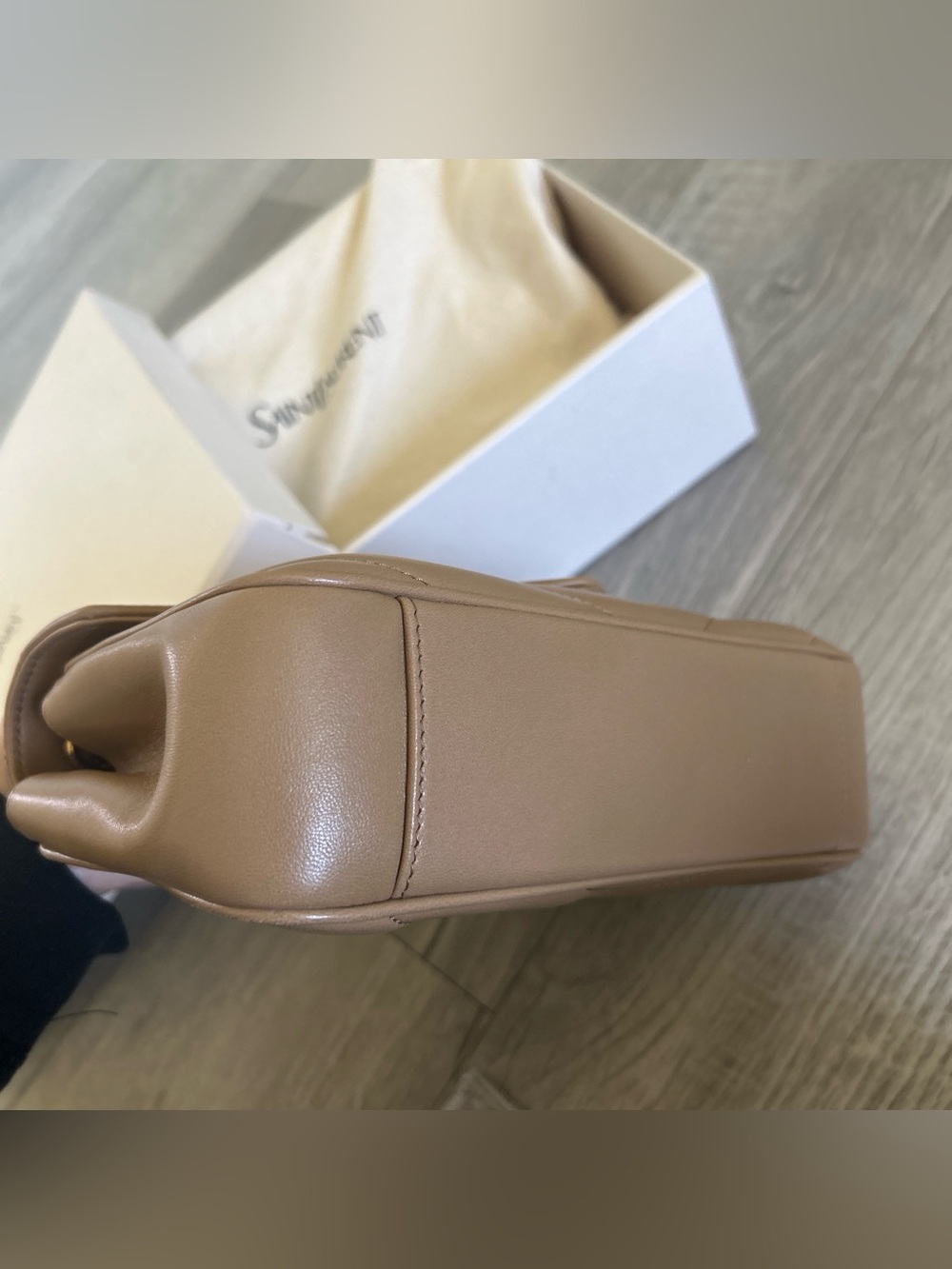Saint Laurent YSL Loulou Small Shoulder Bag in Lambskin Leather - Picture 4 of 9